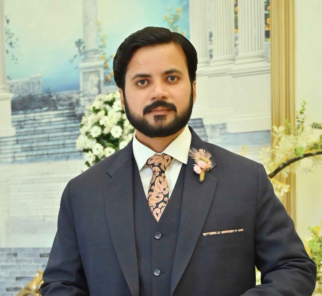 Chief Editor EarnInside